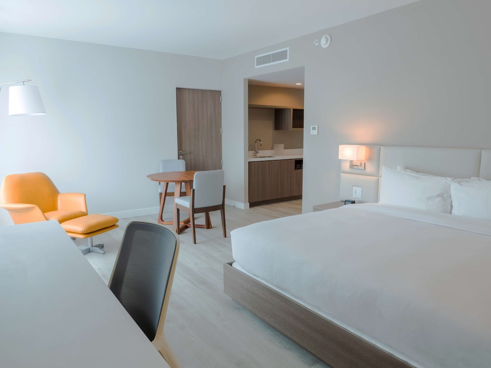Junior Suite, 1 King Bed - Photo 2