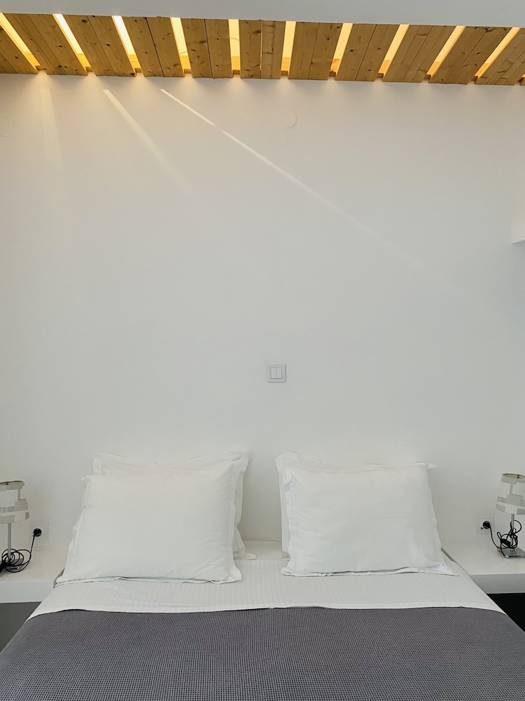 Comfort Room, Partial Sea View