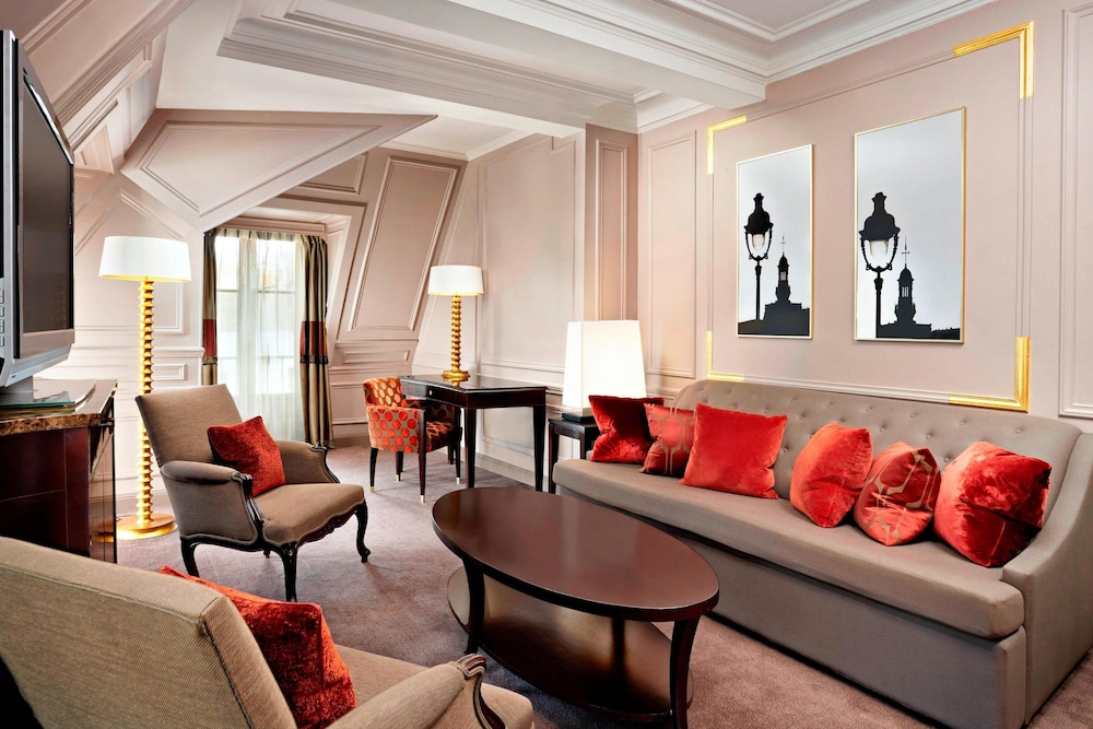 Suite, 1 King Bed