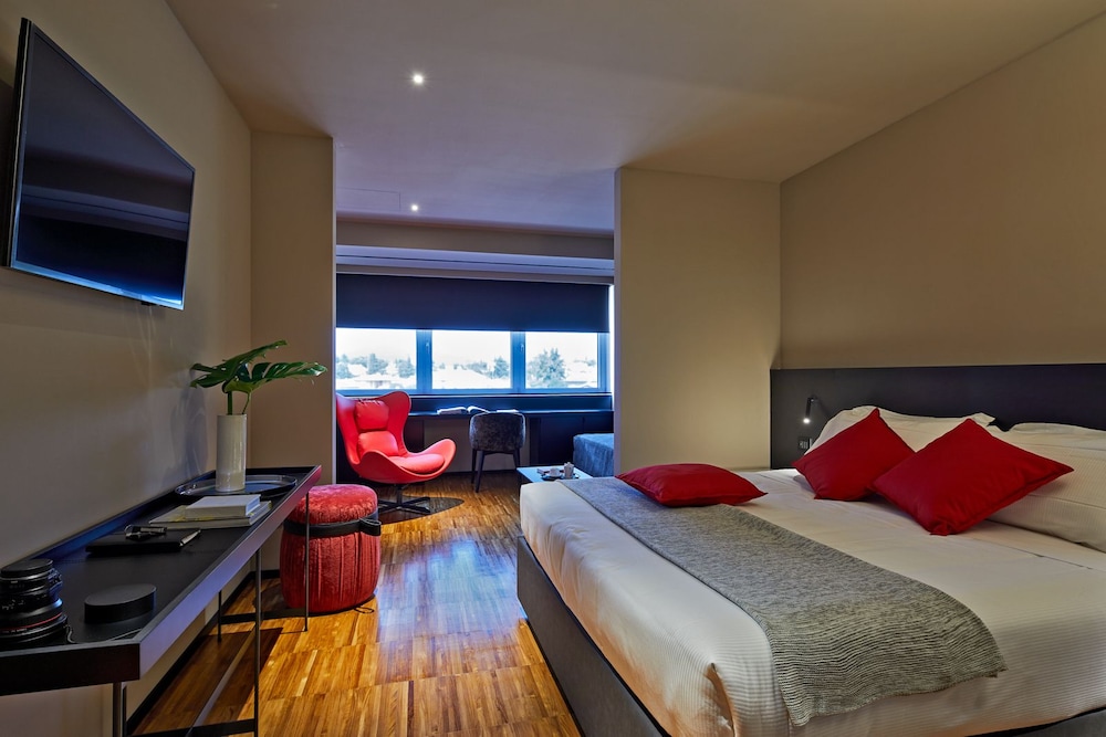 Business Double Room Single Use photo 3