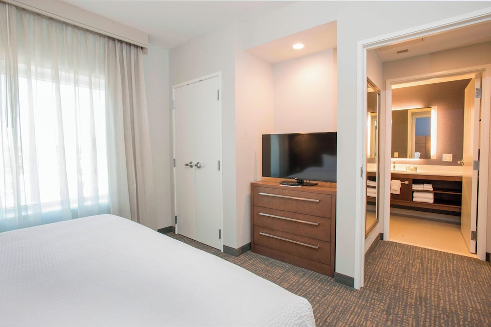 Suite, 1 Bedroom, Corner photo 2