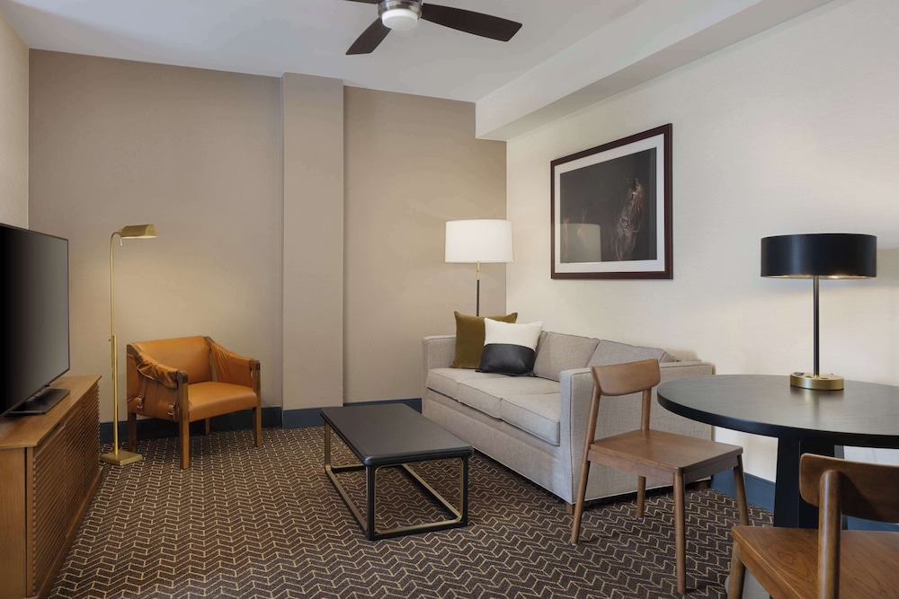 Suite, 1 King Bed, Non Smoking (Exterior View) photo 3