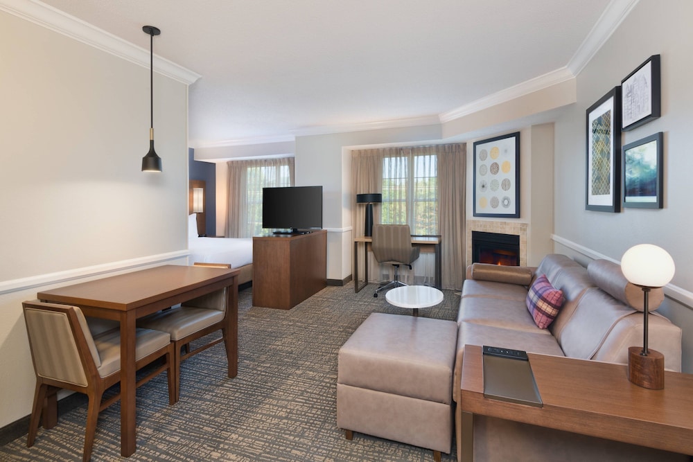 Suite, 1 Queen Bed with Sofa bed, Fireplace