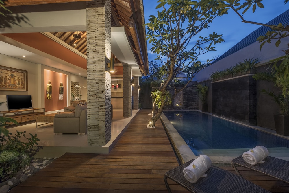 Royal SPA Villa with Special Spa Benefit thumbnail 5