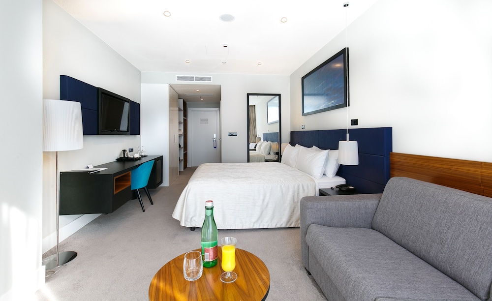 Deluxe Triple Room (sea side view) photo 3