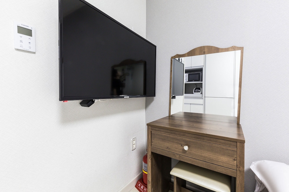 Deluxe Room, Non Smoking - Photo 5