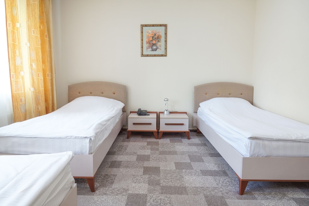 Standard Triple Room photo 2