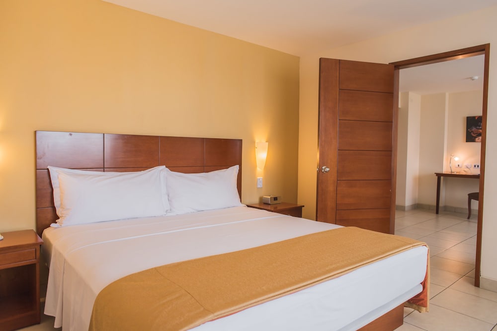 Junior Suite, 1 King Bed, Non Smoking