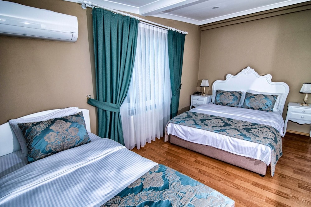 Standard Triple Room, Mountain View photo 1
