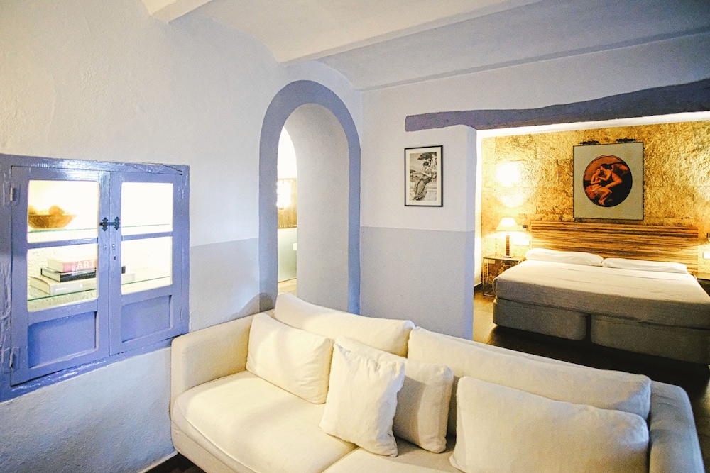Deluxe Double Room with extra bed - Photo 1