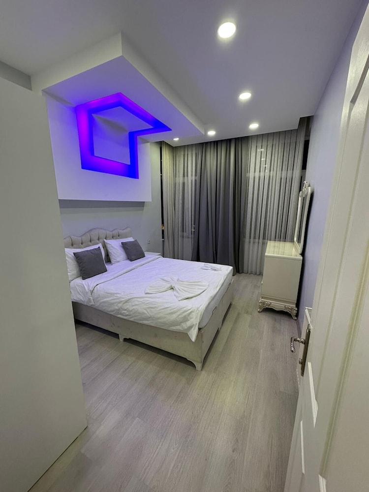 Luxury Apartment photo 2