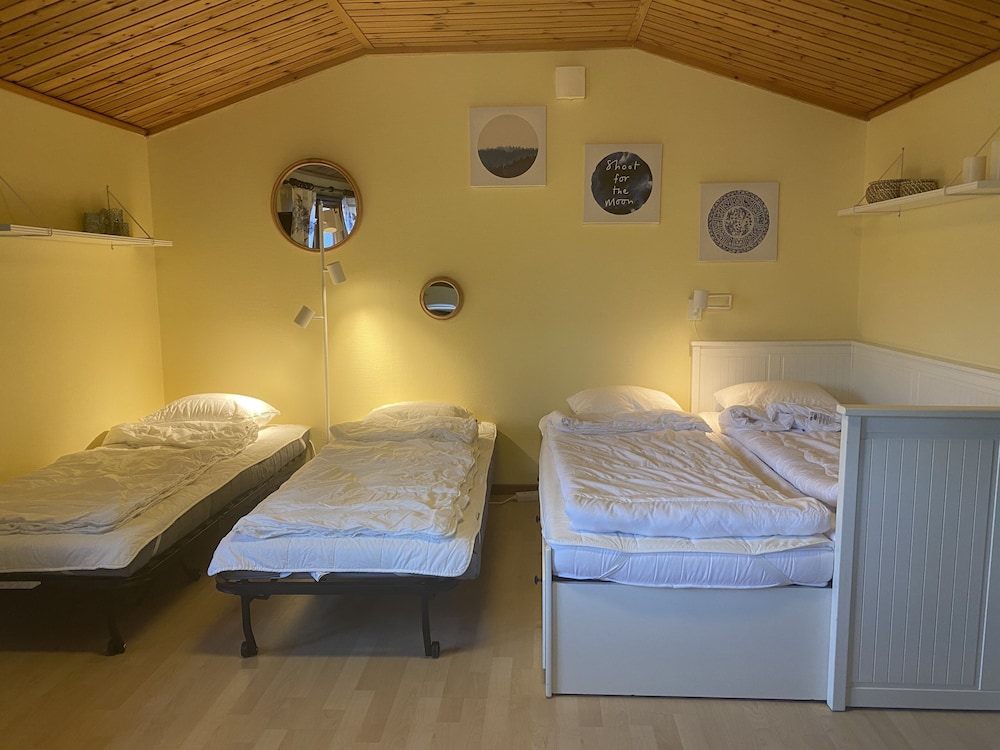 Signature Cottage, Shared Bathroom (final cleaning, bed sheets and towels are not included) photo 2