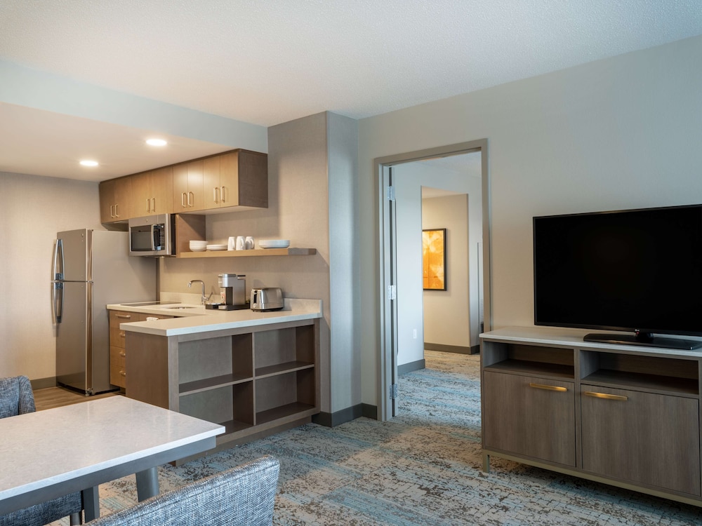 Suite, 2 Queen Beds - Photo 3