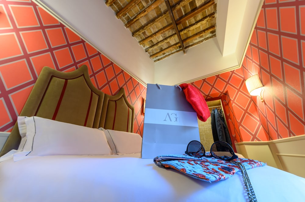 Suite, Balcony