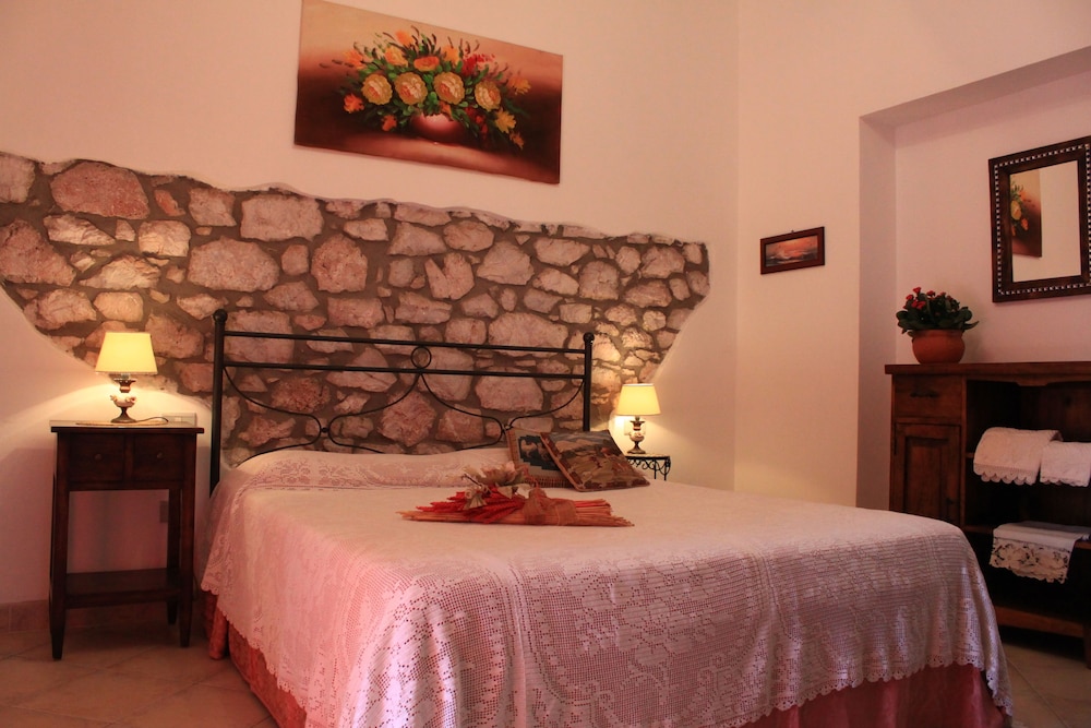 Traditional Condo, 1 Bedroom, Terrace, Ground Floor