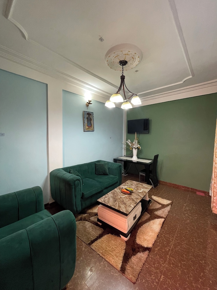 Deluxe Studio, 1 Queen Bed, Balcony, Courtyard View
