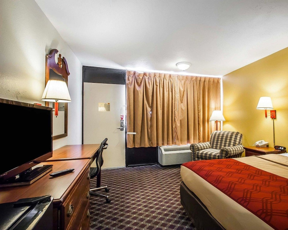 Room, 1 Queen Bed, Non Smoking - Photo 4