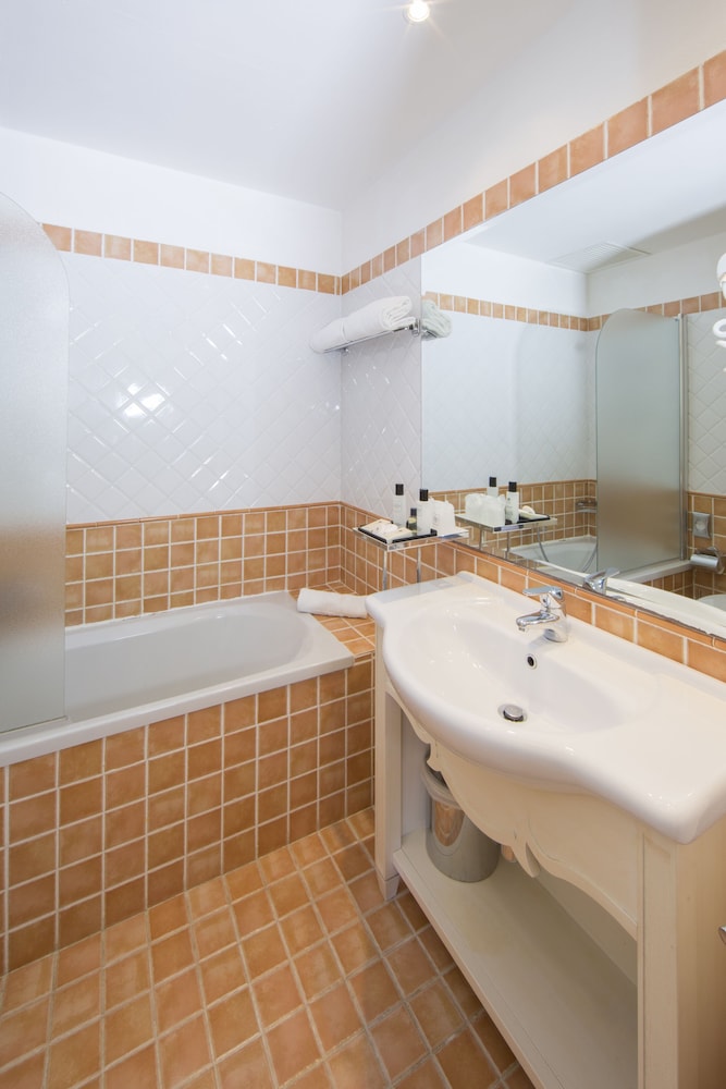 Deluxe Double or Twin Room, Balcony, Sea View - Photo 6