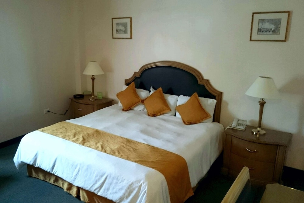 Standard Room, 1 King Bed, Non Smoking