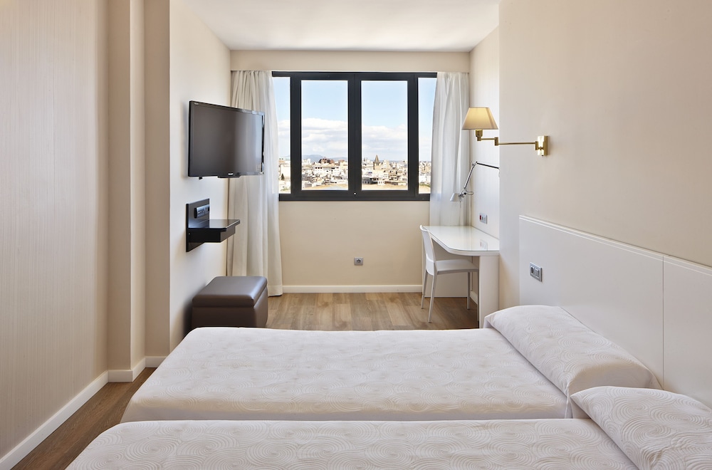 Premier Double or Twin Room (Cathedral view), photo 6