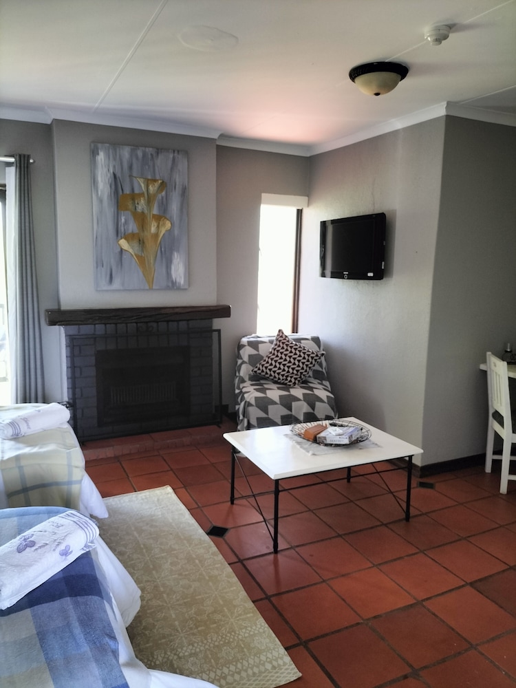 Luxury Double or Twin Room, 1 Bedroom, Garden View, Garden Area photo 2