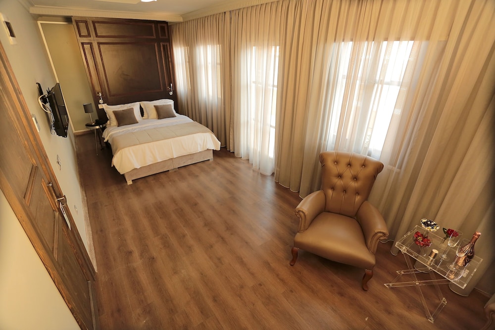 Junior Suite, Non Smoking, Balcony photo 3