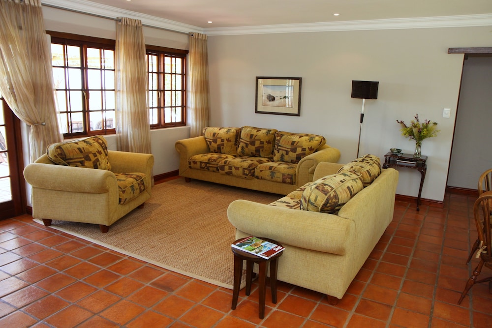 Cottage (Garden 4 Sleeper) - Photo 2