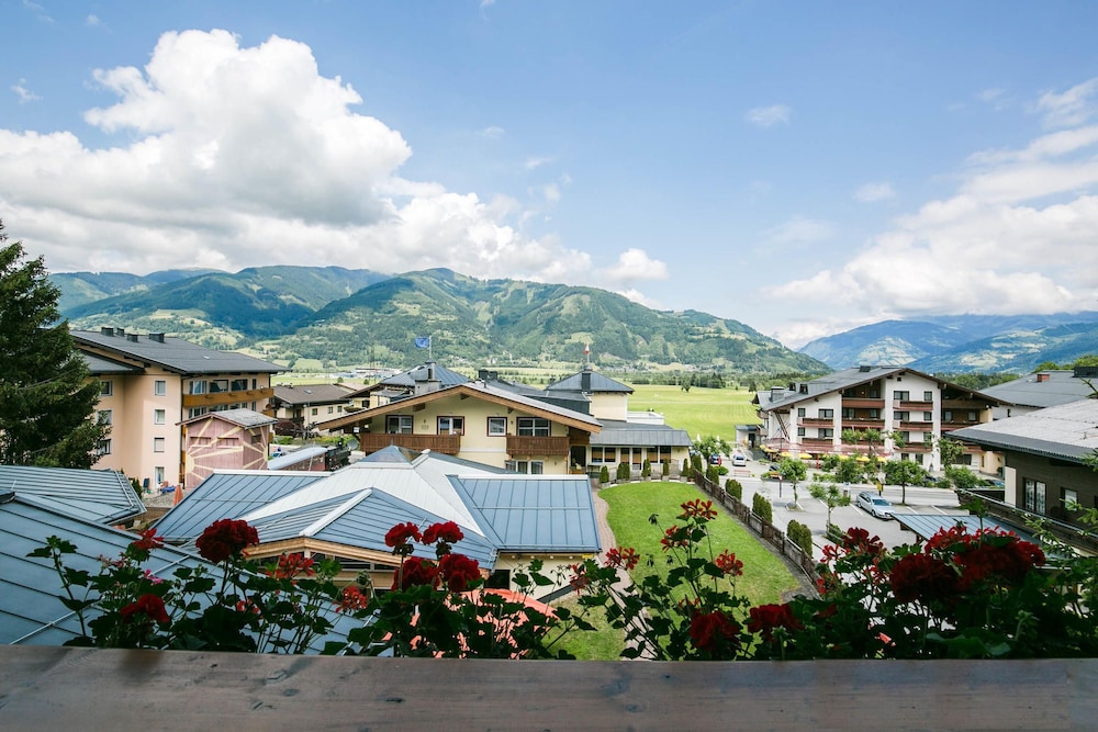 Comfort Double Room, Balcony, Mountain View photo 3