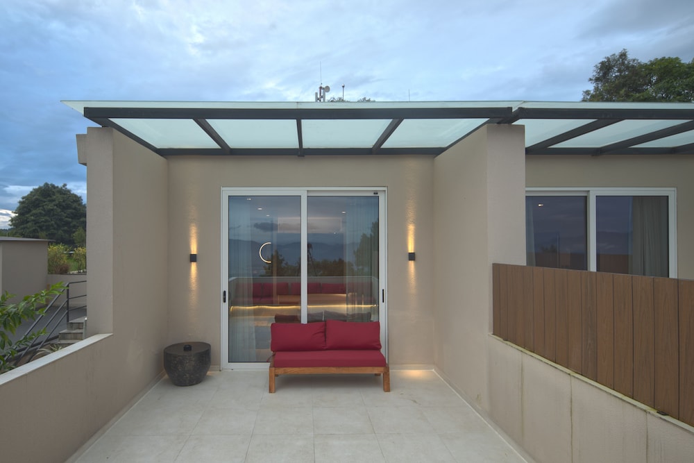 Superior Twin Suite With Private Balcony - Photo 3