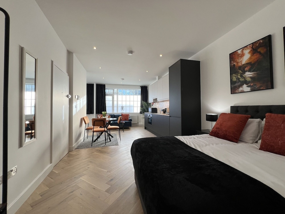 Studio Apartment photo 1