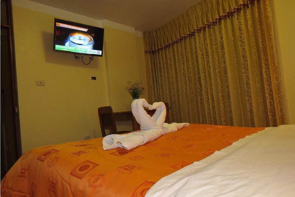 Basic Double Room, 1 Queen Bed