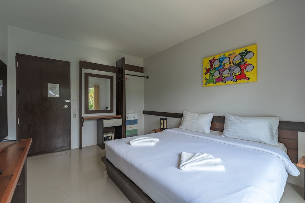 Deluxe Double Room, Pool View photo 2