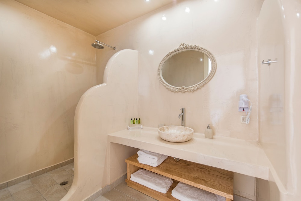 Junior Suite, Sea View (& private jetted tub) - Photo 3