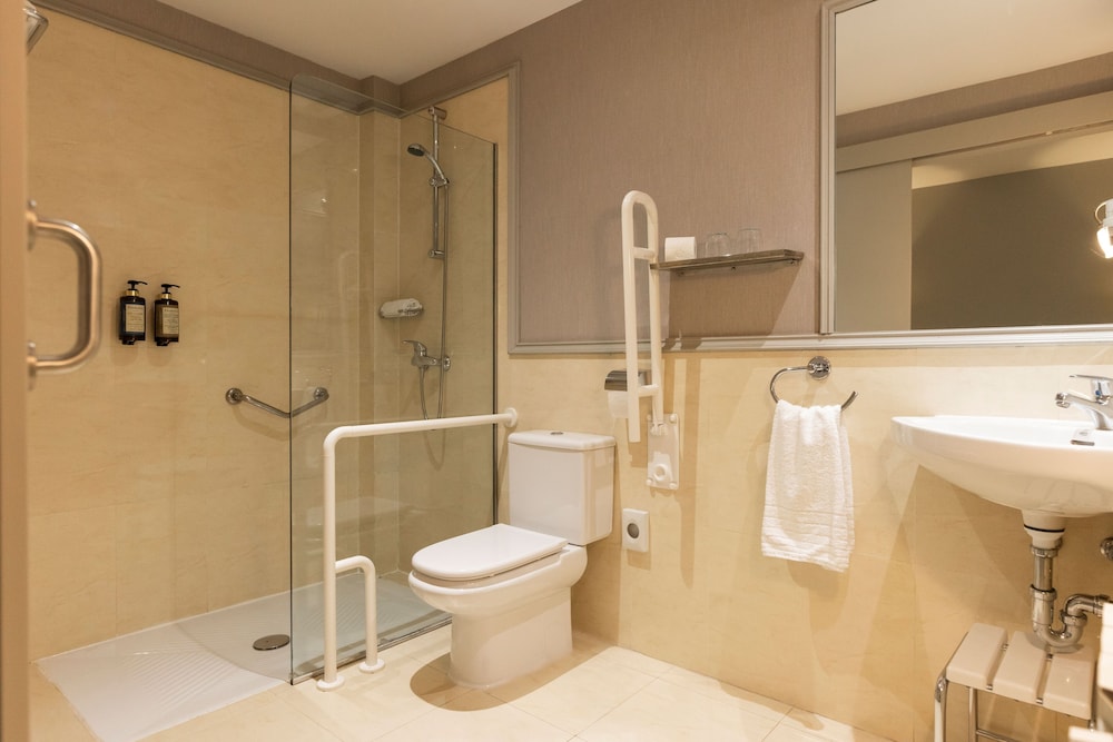 Standard Room, Mobility Accessible photo 3