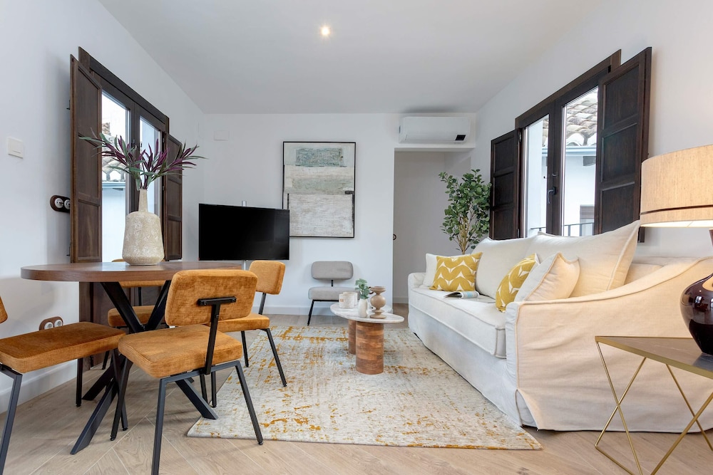 Apartment (2 Bedrooms)