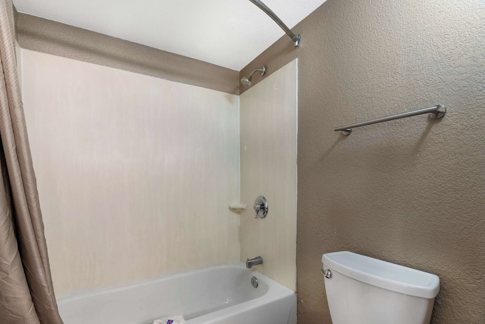 Deluxe Room, 2 Double Beds, Smoking, Refrigerator & Microwave - Photo 4