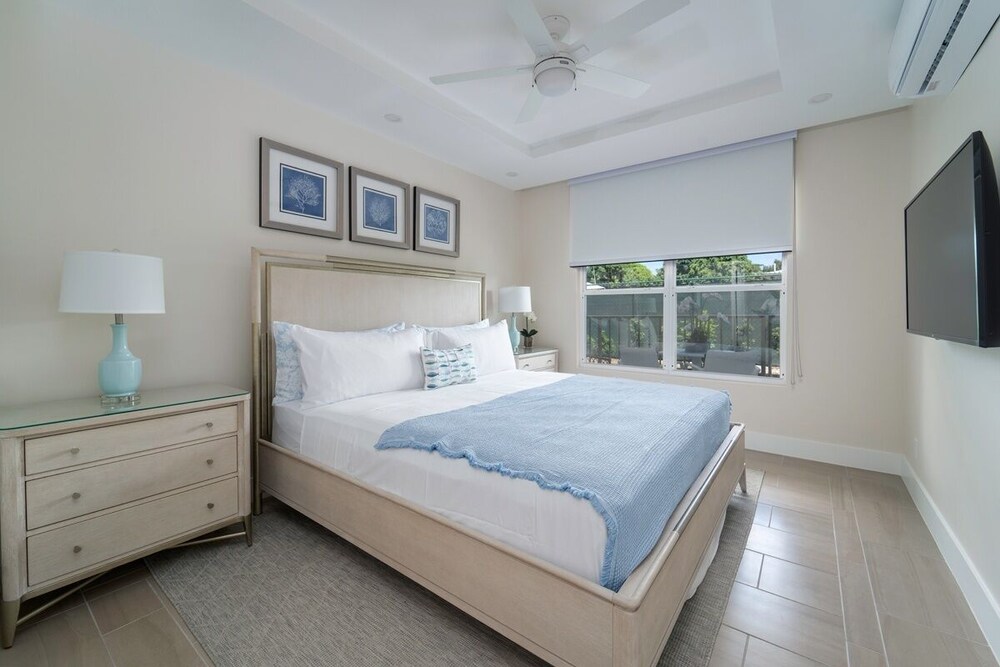 Condo, 2 Bedrooms photo 1
