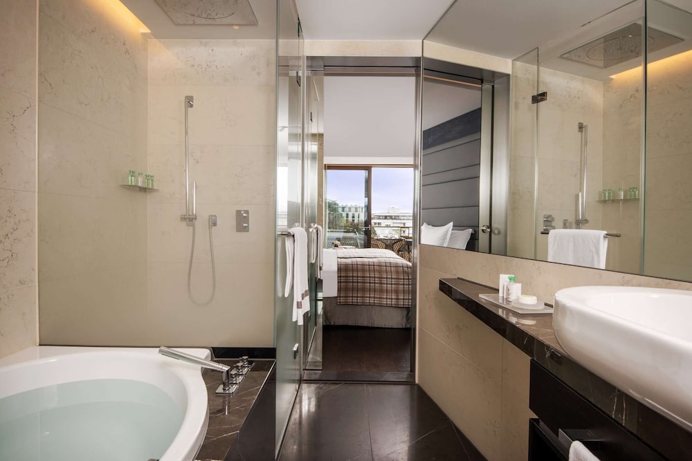 Deluxe Room, Balcony, Park View