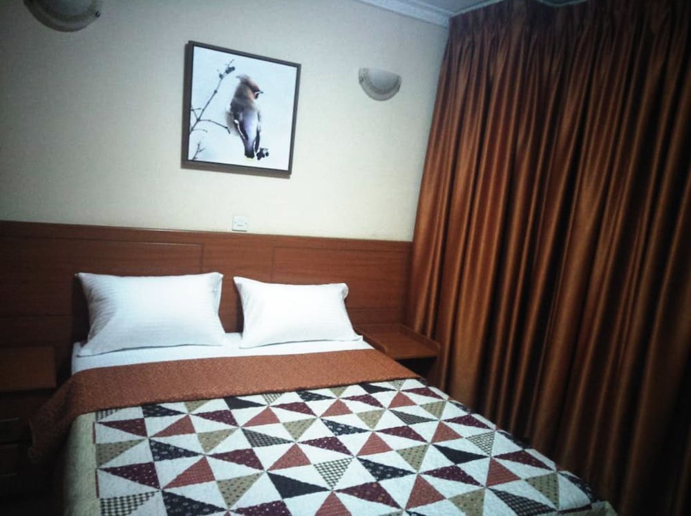 Elite Double Room, 1 Queen Bed, Non Smoking photo 1