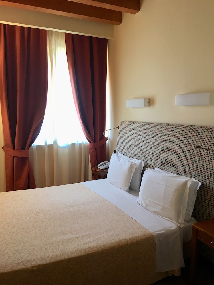 Superior Double Room - Photo 9