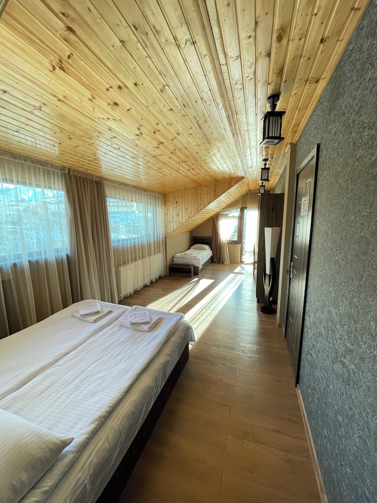 Standard Triple Room - Photo 6