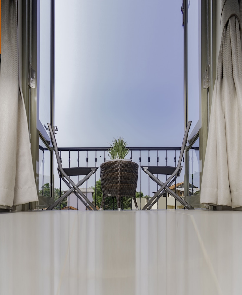 Deluxe Room, Canal View - Photo 7