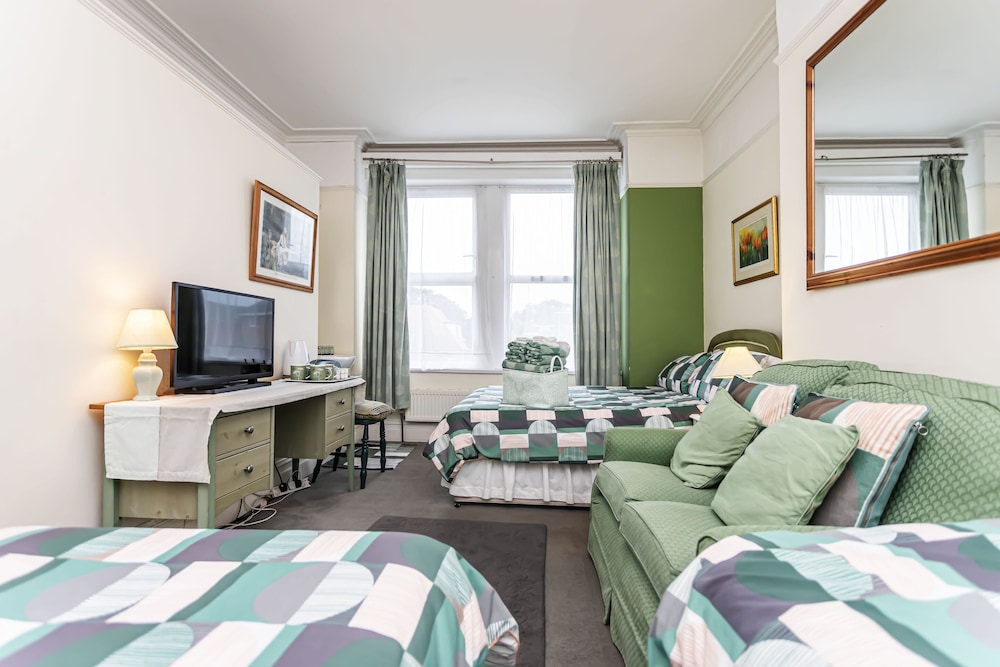 Standard Quadruple Room, Shared Bathroom, Garden View photo 1