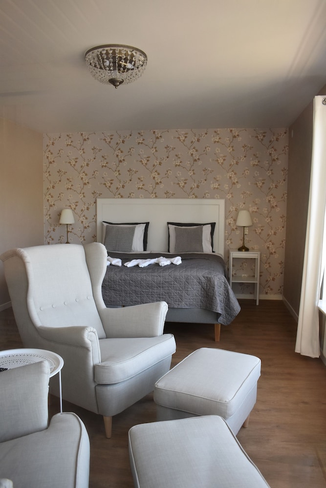Suite, Balcony, Lake View photo 3