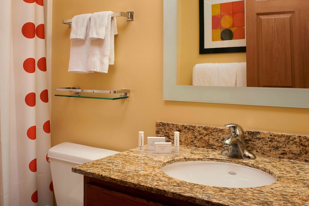 Suite, 1 Queen Bed with Sofa bed, Accessible (Mobility/Hearing Tub One Bedroom) - Photo 12