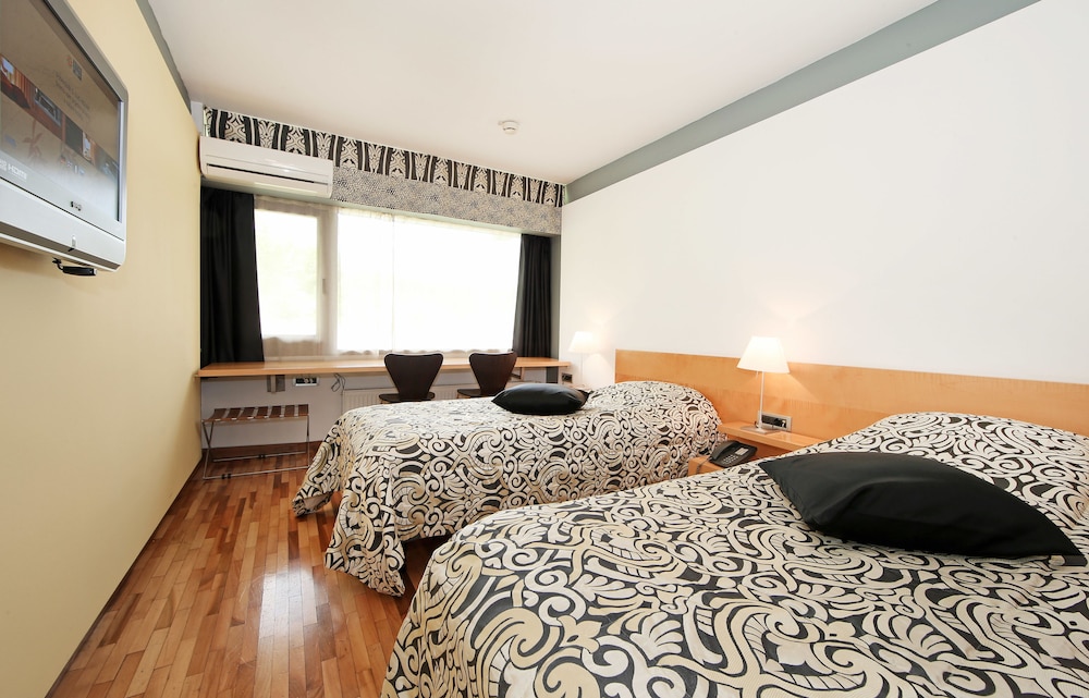 Triple Room, 1 Bedroom, Private Bathroom, Garden View photo 3