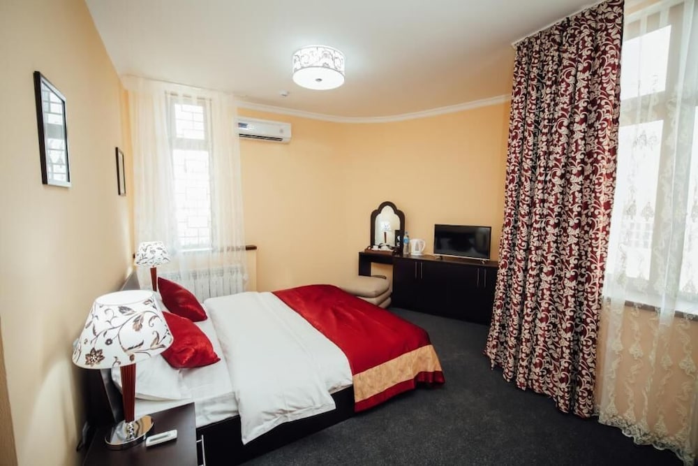 Standard Double or Twin Room, City View photo 2
