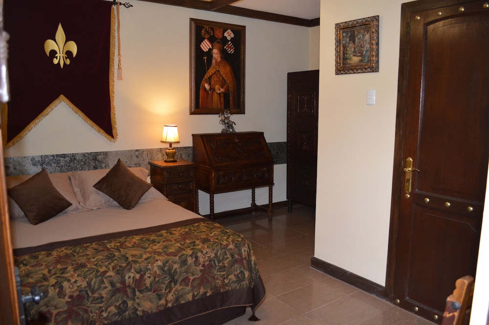 Double Room, 1 Queen Bed