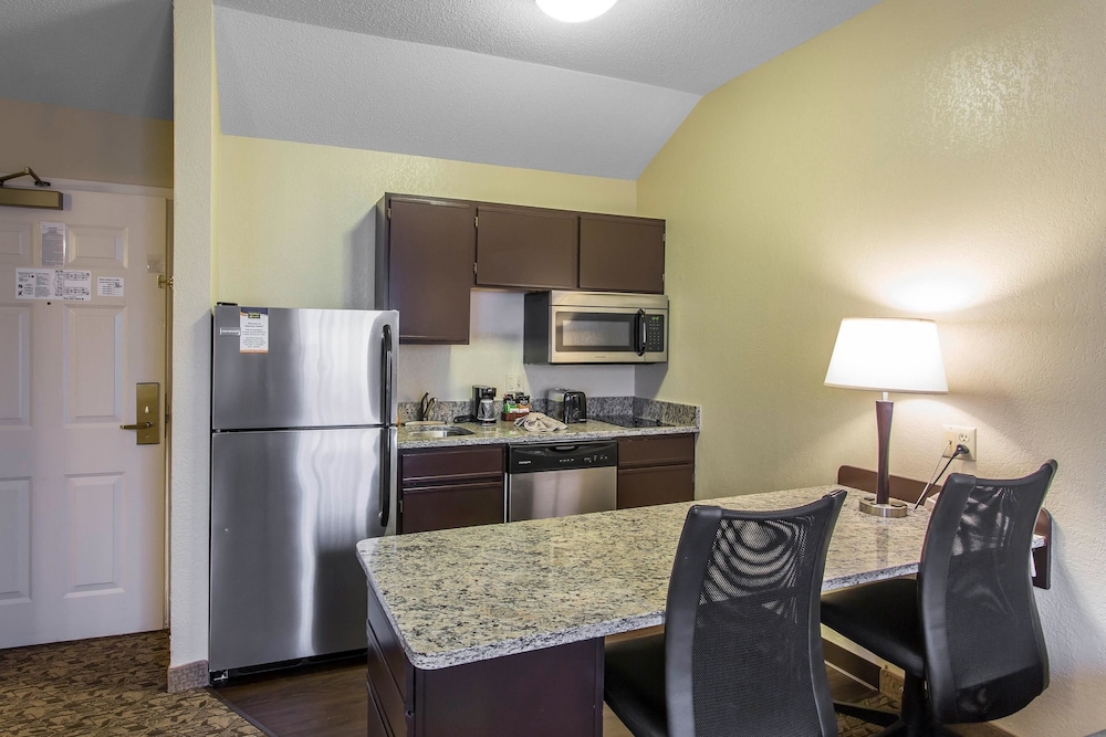 Suite, Multiple Beds, Accessible, Non Smoking - Photo 1