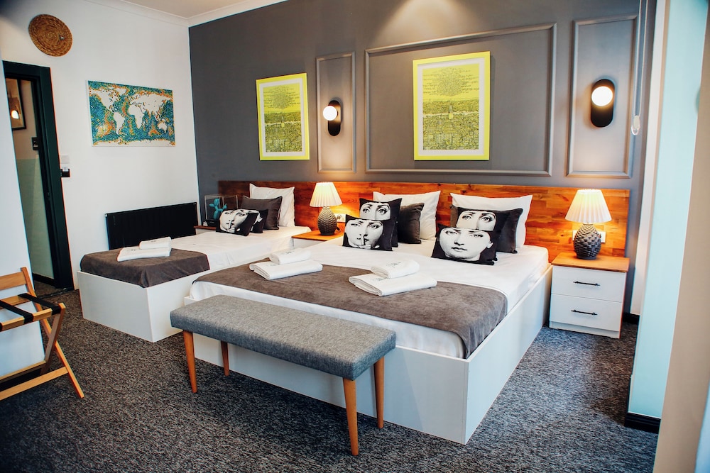 Deluxe Triple Room photo 2